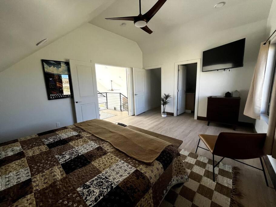 Red Rock Retreat Stunning Floor To Ceiling Views Villa Hatch Dış mekan fotoğraf